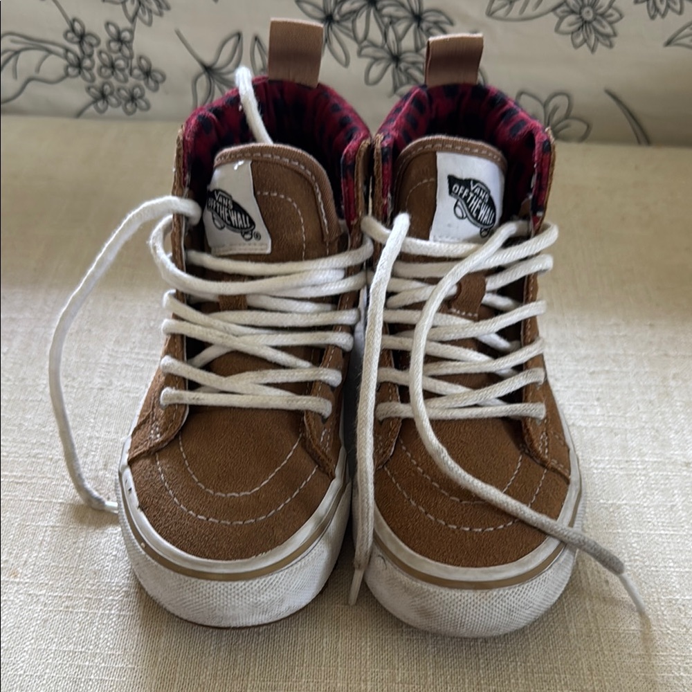 Vans MTE Brown and White Low-Top Sneakers impermeable
